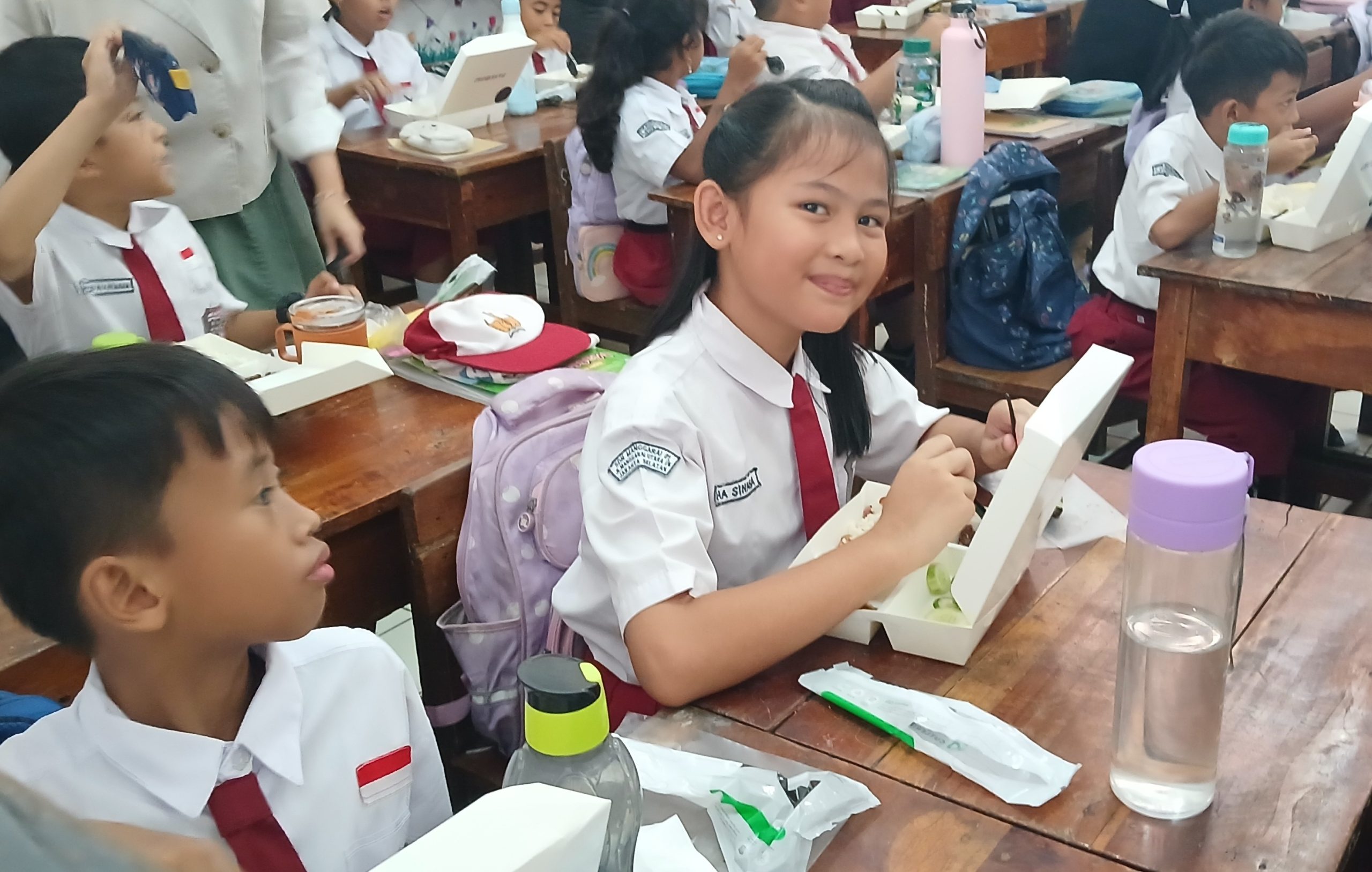 Pengiriman Makanan ke Sekolah Terpencil Aman Tepat